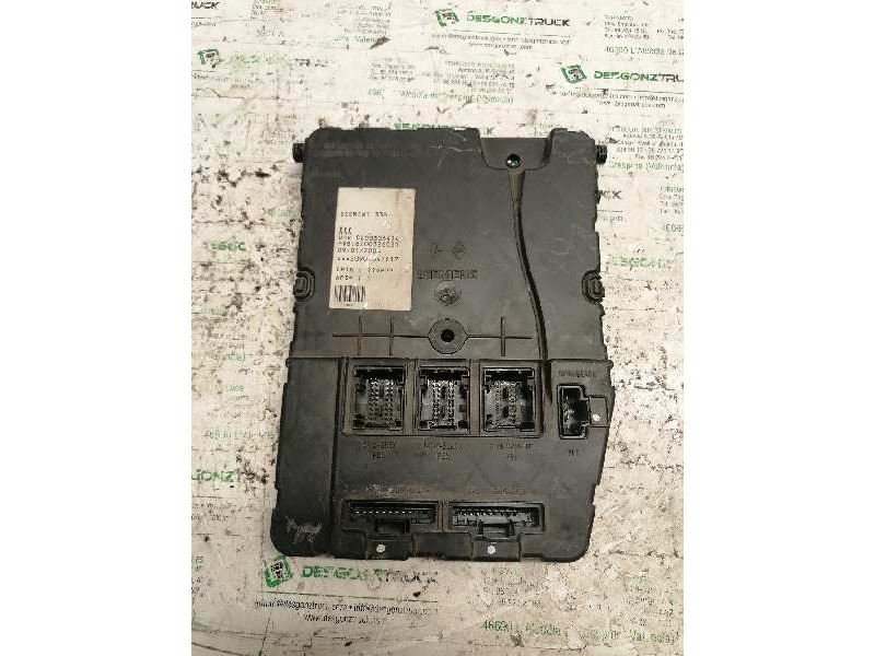 Recambio de caja reles / fusibles para renault megane ii berlina 5p referencia OEM IAM 8200306434 8200326031 