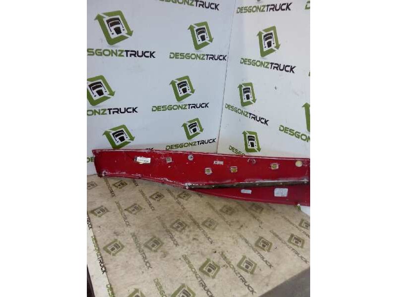 Recambio de moldura puerta delantera izquierda para iveco trucks stralis ad 190s43 referencia OEM IAM   