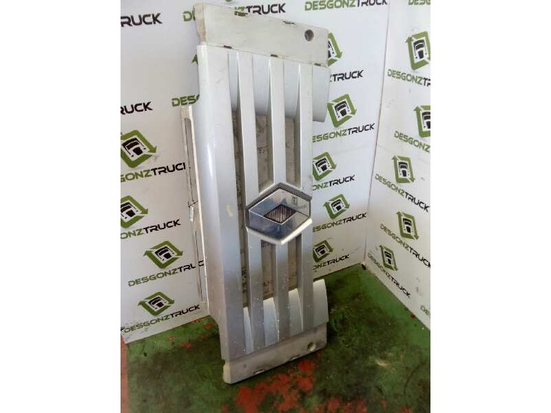 Recambio de rejilla delantera central para renault trucks magnum dxi 13 460.24 (461cv) referencia OEM IAM 5010468565  