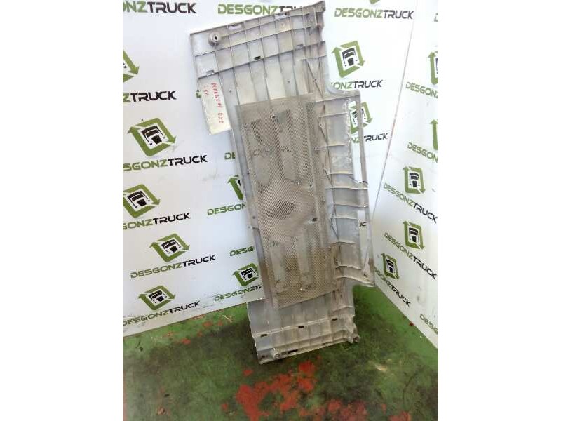 Recambio de rejilla delantera central para renault trucks magnum dxi 13 460.24 (461cv) referencia OEM IAM 5010468565  