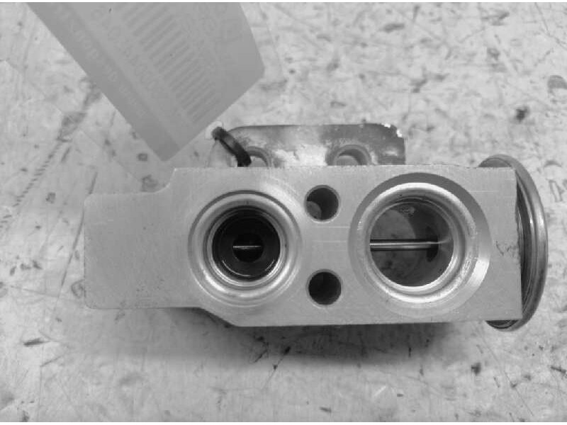 Recambio de valvula expansion para volkswagen golf v berlina (1k1) sportline referencia OEM IAM 1K1820103 1K0820679 