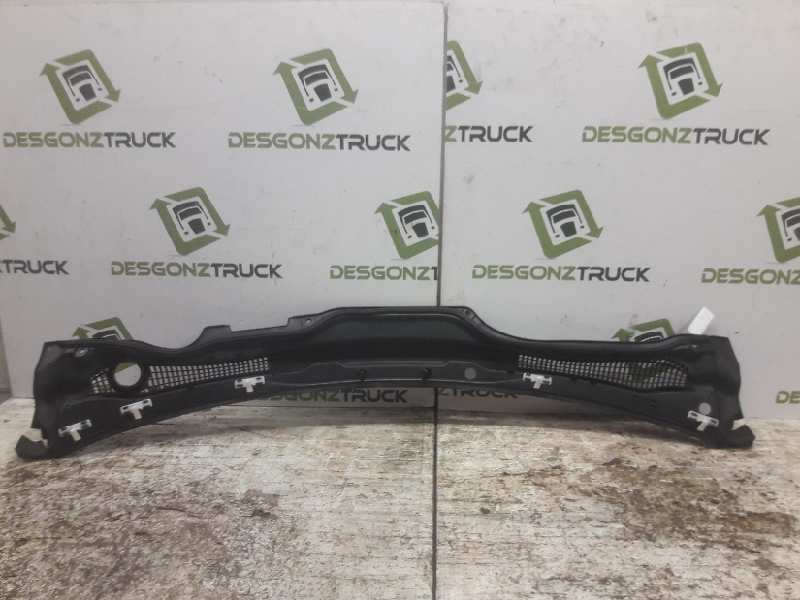 Recambio de torpedo para volvo c30 d5 r-design referencia OEM IAM 30715377  