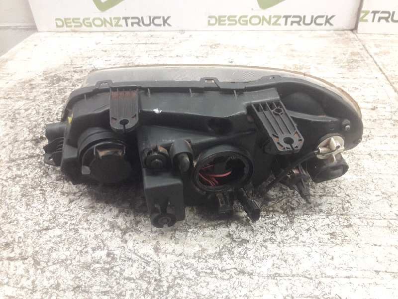 Recambio de faro derecho para kia shuma ii 1.6 ls berlina portón referencia OEM IAM   
