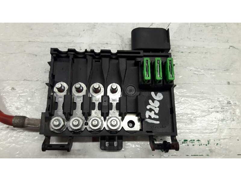 Recambio de caja reles / fusibles para volkswagen golf iv berlina (1j1) advance referencia OEM IAM   