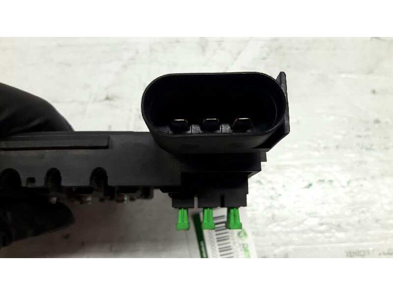 Recambio de caja reles / fusibles para volkswagen golf iv berlina (1j1) advance referencia OEM IAM   