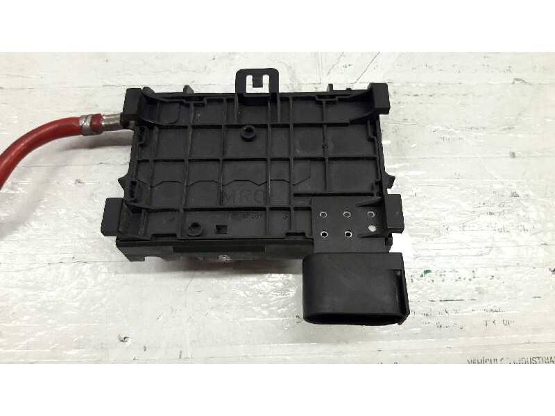 Recambio de caja reles / fusibles para volkswagen golf iv berlina (1j1) advance referencia OEM IAM   