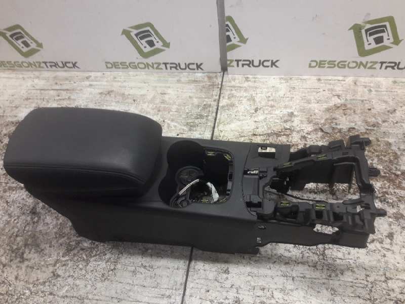 Recambio de guarnecidos palanca cambio para ford focus lim. (cb8) titanium referencia OEM IAM SD0526102436801PIA01  