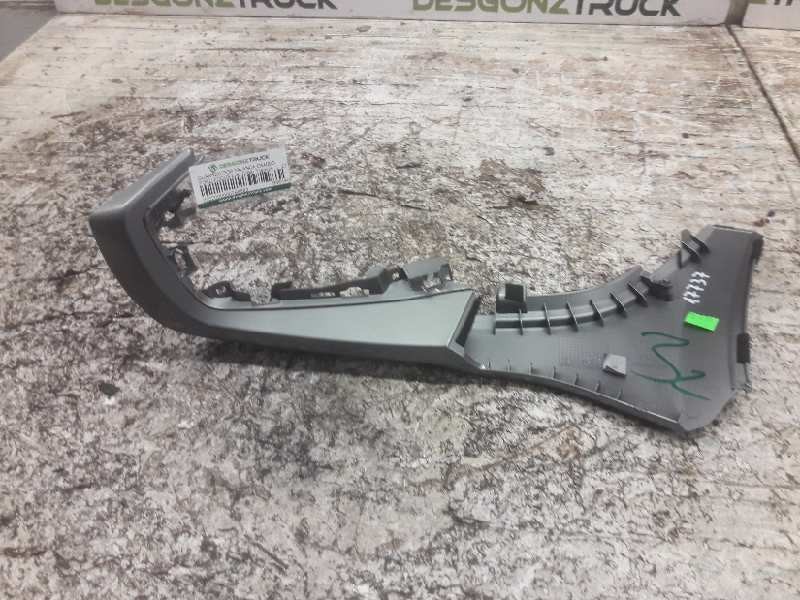 Recambio de guarnecidos palanca cambio para ford focus lim. (cb8) titanium referencia OEM IAM BM51A045H92AC  