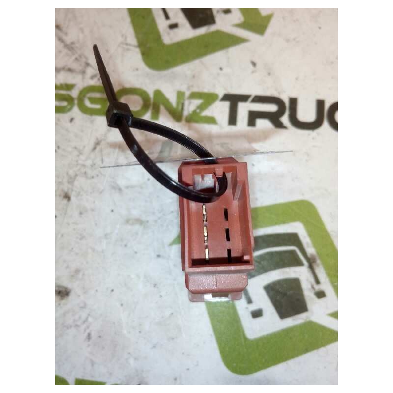 Recambio de boton regulacion de faros para man tgx 18.xxx fg / 4x2 bl xl referencia OEM IAM 81259070333  