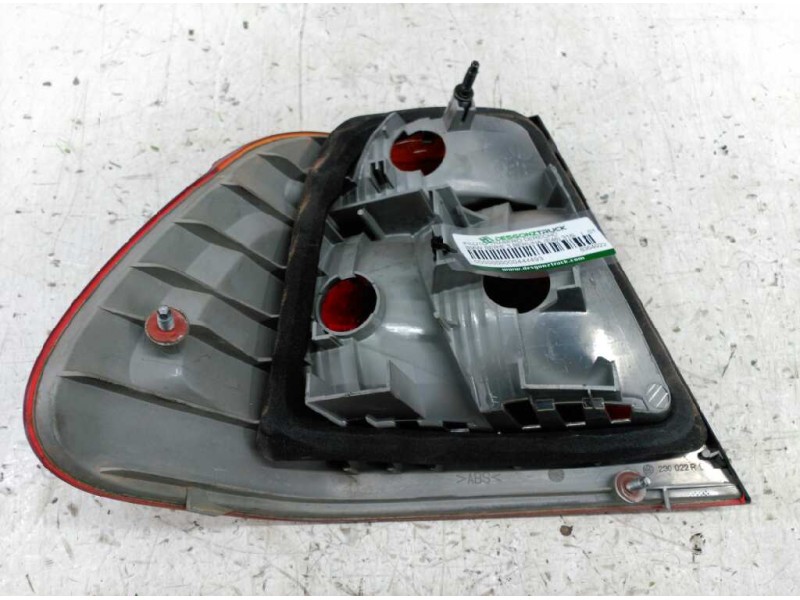 Recambio de piloto trasero derecho para bmw serie 3 berlina (e46) 316i referencia OEM IAM 8364922  