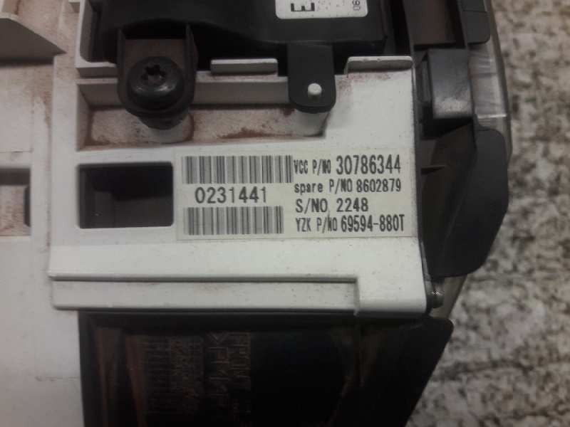 Recambio de cuadro instrumentos para volvo c30 d5 r-design referencia OEM IAM 30710071 30786344 8602879