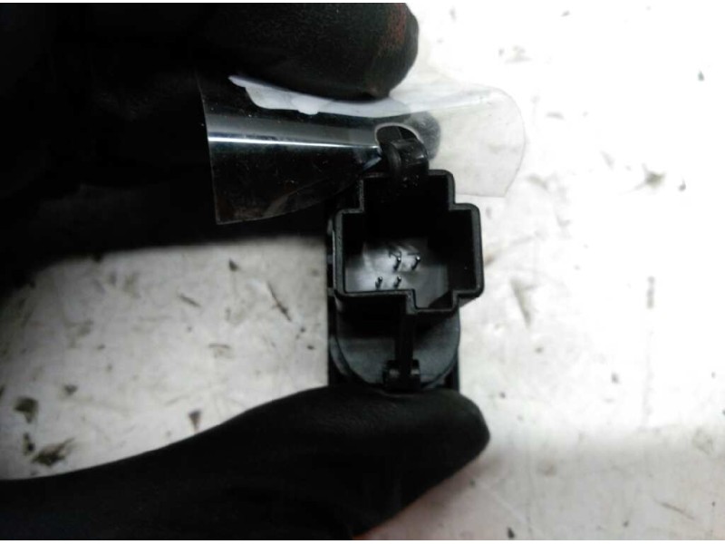 Recambio de mando elevalunas trasero izquierdo para ford mondeo berlina (ge) ambiente referencia OEM IAM   