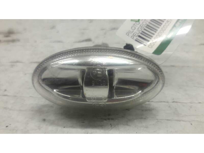 Recambio de piloto lateral derecho para peugeot partner (s2) totem referencia OEM IAM   