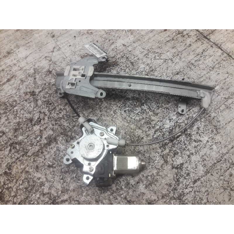 Recambio de elevalunas trasero derecho para nissan maxima qx (ca33) 3.0 elegance referencia OEM IAM 8073089906 2 PINS 