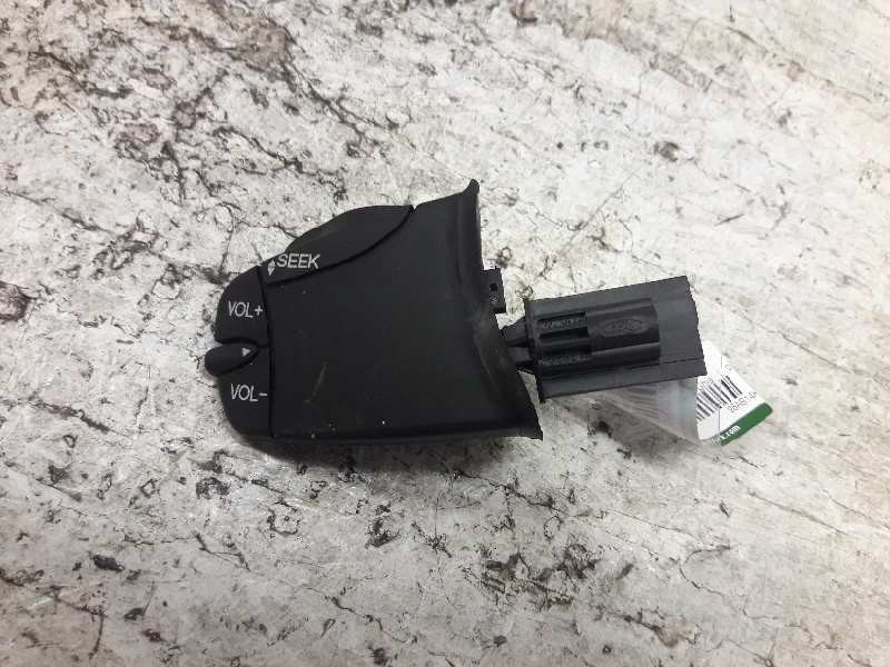 Recambio de mando volante para ford focus berlina (cak) ghia referencia OEM IAM 98AB14K147AB  