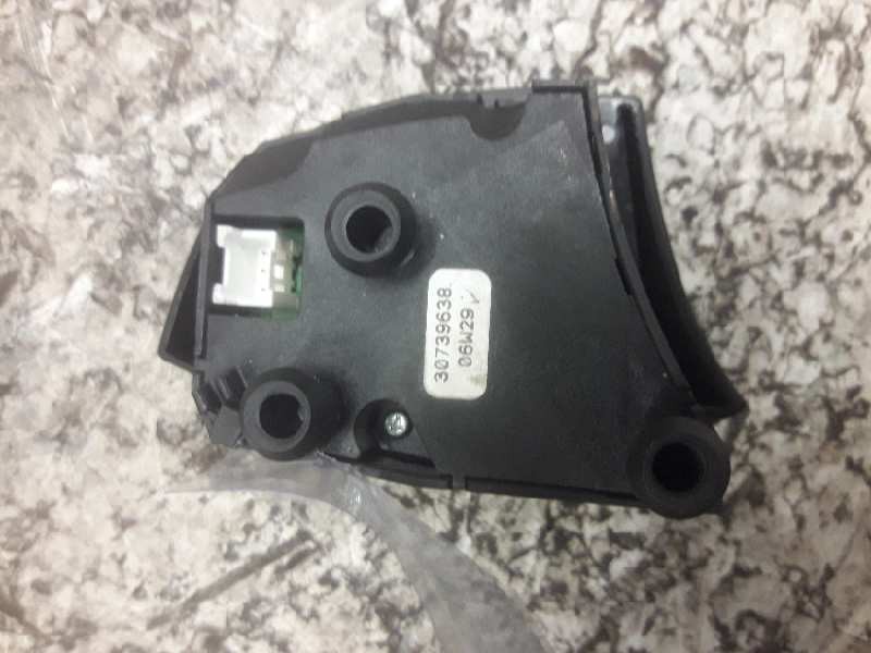 Recambio de mando volante para volvo c30 d5 r-design referencia OEM IAM 30739638 06W29 3 PINS