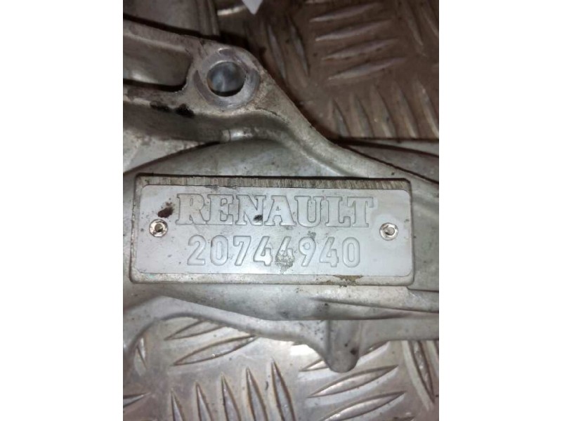Recambio de bomba agua para renault premium route 2006 fas 4x2 larga distancia referencia OEM IAM 20744940  