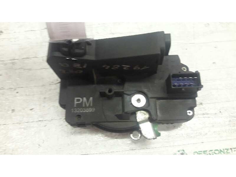 Recambio de cerradura puerta delantera izquierda para opel corsa c referencia OEM IAM 13203899  