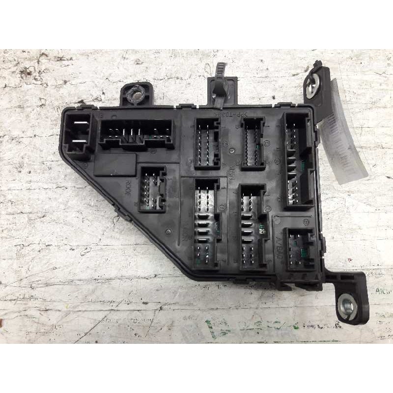 Recambio de caja reles / fusibles para hyundai tucson (jm) 2.0 crdi comfort (4wd) referencia OEM IAM 911102E001  