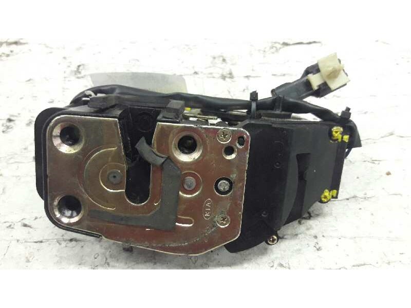 Recambio de cerradura puerta trasera izquierda para kia carens 2.0 crdi ex monovolumen referencia OEM IAM   