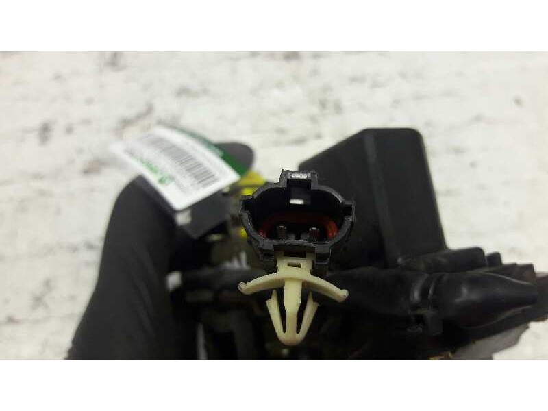 Recambio de cerradura puerta trasera izquierda para kia carens 2.0 crdi ex monovolumen referencia OEM IAM   