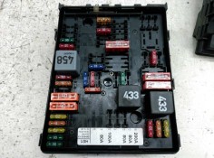 Recambio de caja reles / fusibles para volkswagen golf v berlina (1k1) sportline referencia OEM IAM 1K0937124  