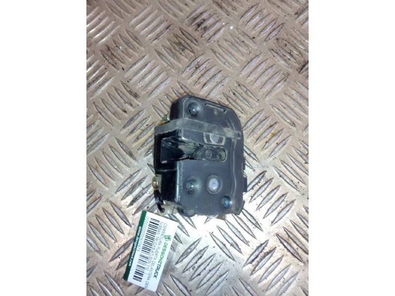 Recambio de cerradura puerta delantera derecha para nissan trucks atleon 110 referencia OEM IAM   