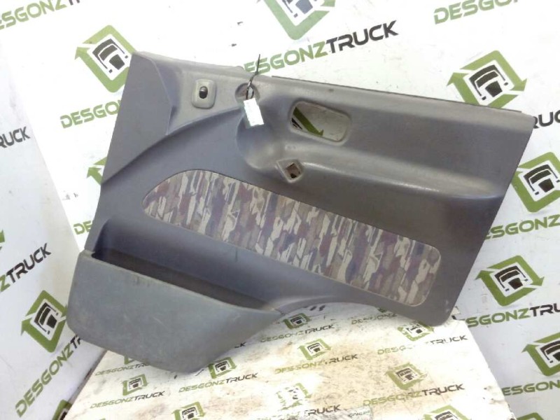 Recambio de guarnecido puerta delantera derecha para nissan trucks atleon 110 referencia OEM IAM   