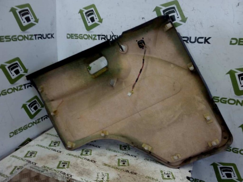 Recambio de guarnecido puerta delantera derecha para nissan trucks atleon 110 referencia OEM IAM   