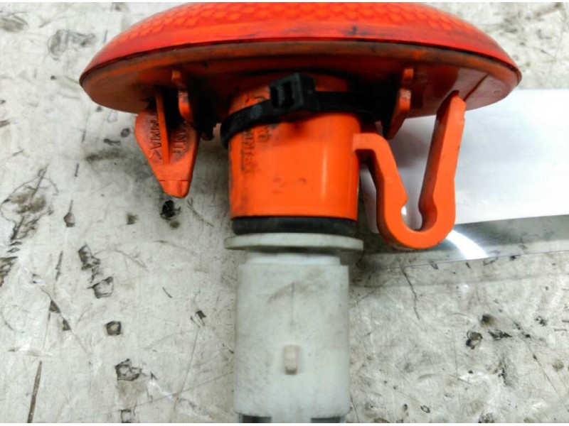 Recambio de piloto lateral izquierdo para peugeot 206 berlina xr referencia OEM IAM   