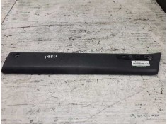Recambio de moldura puerta delantera derecha para renault master desde ´98 referencia OEM IAM  UPA PUNTO DE ANCLAJE ROTO ROTA VE