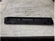 Recambio de moldura puerta delantera derecha para renault master desde ´98 referencia OEM IAM  UPA PUNTO DE ANCLAJE ROTO ROTA VE 2