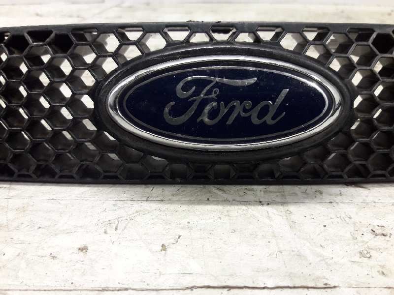 Recambio de rejilla delantera central para ford escort berl./turnier atlanta berlina referencia OEM IAM   