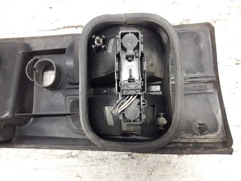 Recambio de piloto trasero central para renault laguna (b56) 1.9 dci rt referencia OEM IAM 7700420119  