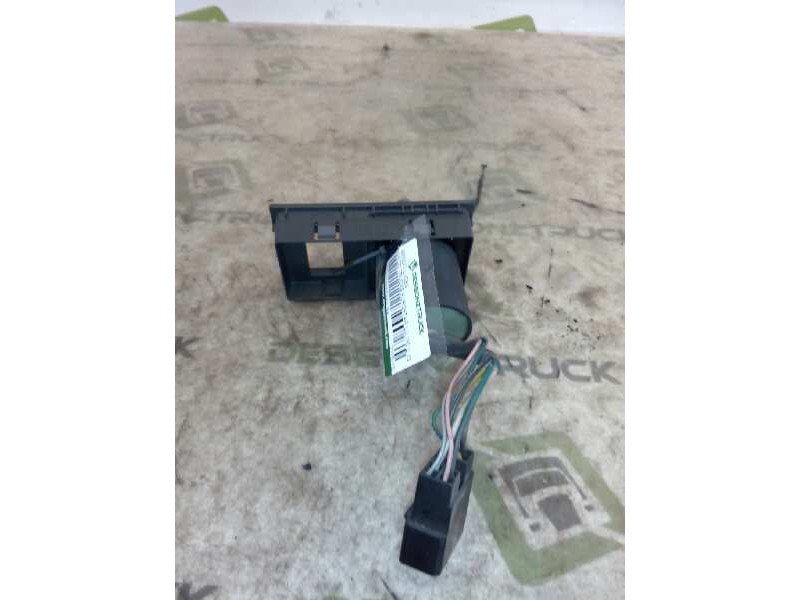 Recambio de mando luces para iveco trucks eurostar ld 190 e 43 (430cv) referencia OEM IAM 231371B  