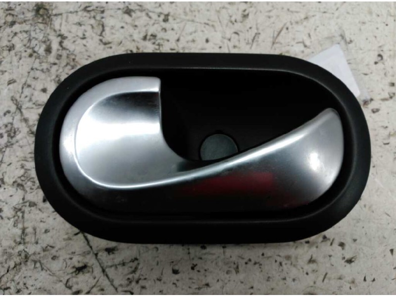 Recambio de maneta interior delantera izquierda para renault scenic ii grand confort dynamique referencia OEM IAM 8200028487  