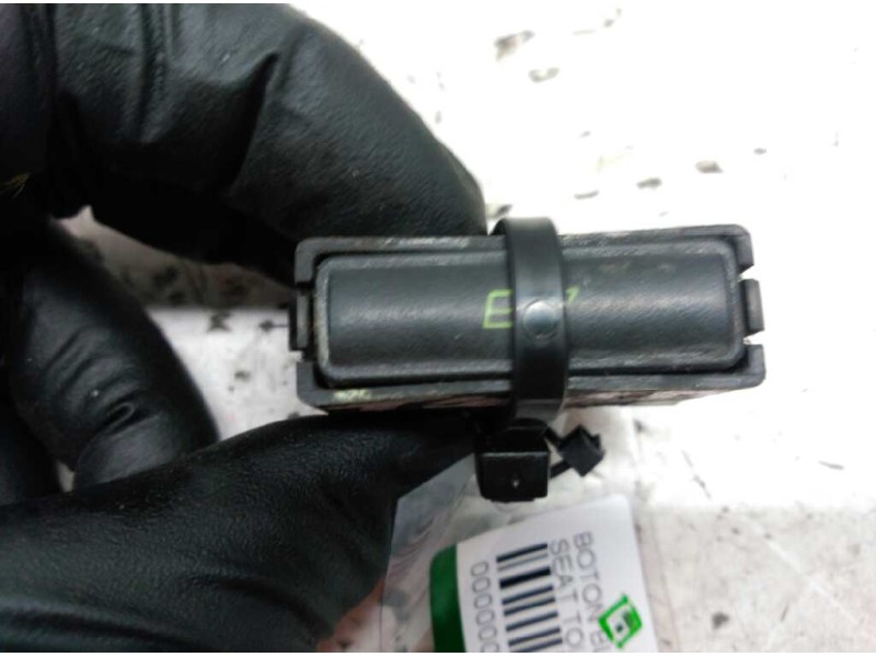 Recambio de boton bloqueo elevalunas traseros para seat toledo (1m2) signo referencia OEM IAM   