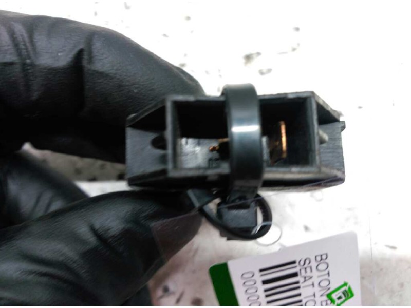 Recambio de boton bloqueo elevalunas traseros para seat toledo (1m2) signo referencia OEM IAM   