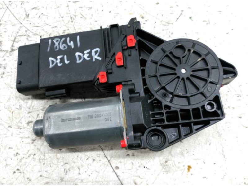 Recambio de motor elevalunas delantero derecho para volkswagen passat berlina (3b3) referencia OEM IAM 0130821694  