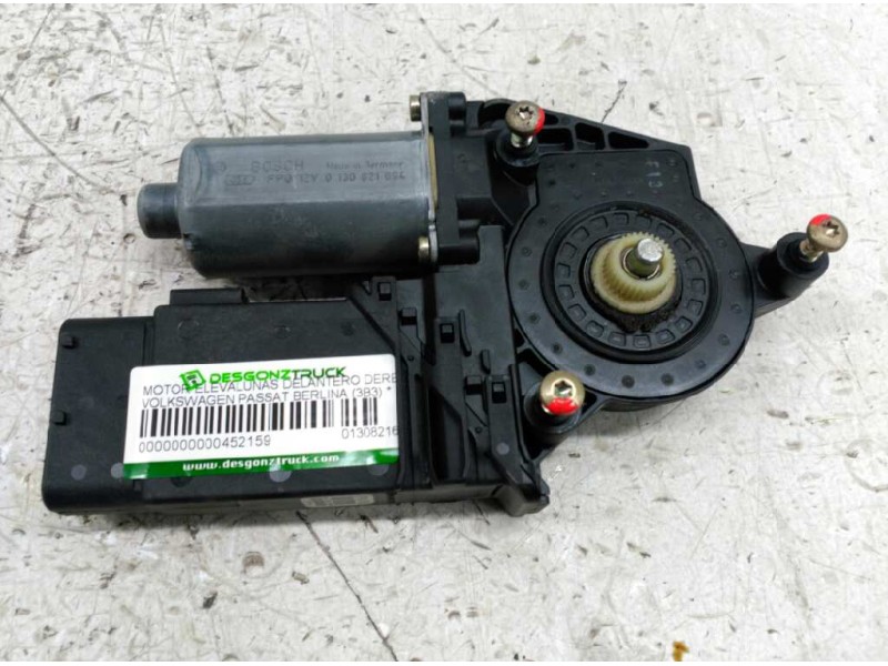 Recambio de motor elevalunas delantero derecho para volkswagen passat berlina (3b3) referencia OEM IAM 0130821694  