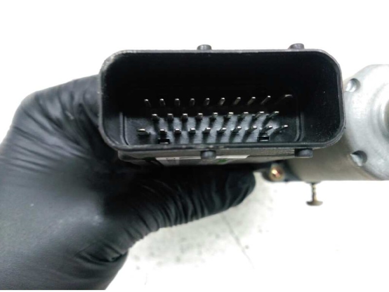 Recambio de motor elevalunas delantero derecho para volkswagen passat berlina (3b3) referencia OEM IAM 0130821694  