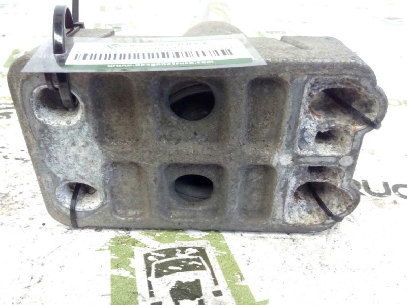 Recambio de soporte guardabarros trasero para volvo fh xxx 12.8 diesel referencia OEM IAM  IZQUIERDO 