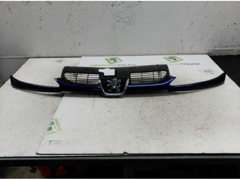 Recambio de rejilla delantera central para peugeot 206 berlina xr referencia OEM IAM 9628691277  
