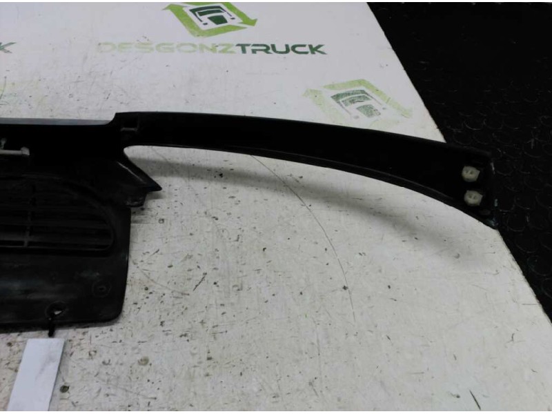 Recambio de rejilla delantera central para peugeot 206 berlina xr referencia OEM IAM 9628691277  