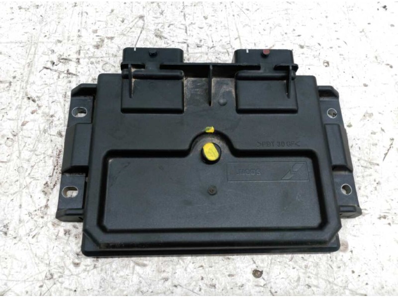 Recambio de centralita motor uce para peugeot 206 berlina xt referencia OEM IAM 9639587680  