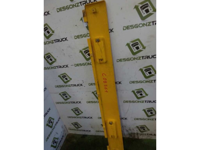 Recambio de molduras delanteras para astra trucks ....... ....... referencia OEM IAM   