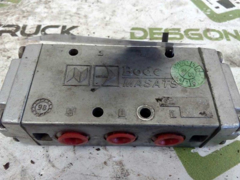 Recambio de valvula aire para scania trucks serie 4 bus k 124 referencia OEM IAM 2129A24 BODE MASATS 