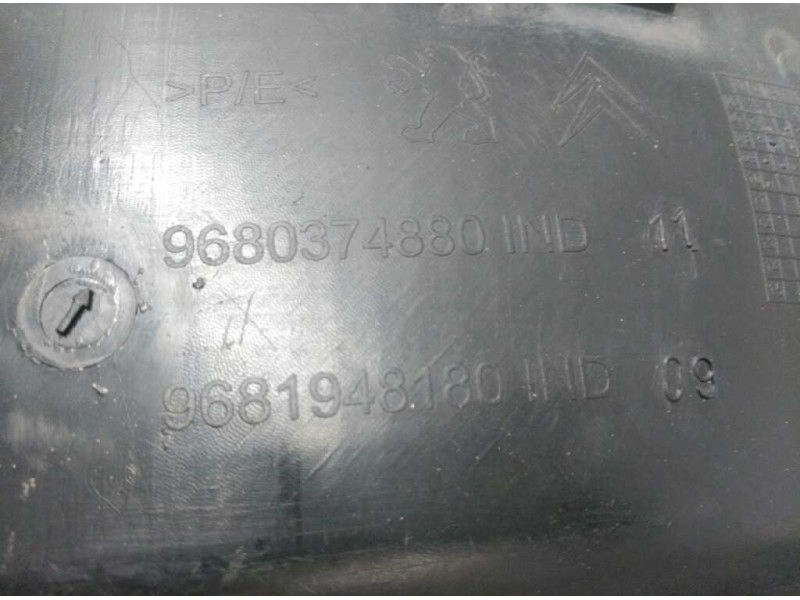 Recambio de guardabarros delantero derecho para peugeot 308 confort referencia OEM IAM   