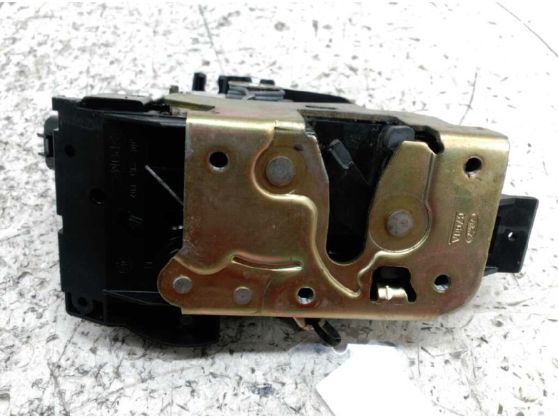 Recambio de cerradura puerta delantera derecha para ford focus berlina (cak) ghia referencia OEM IAM  BOSCH 