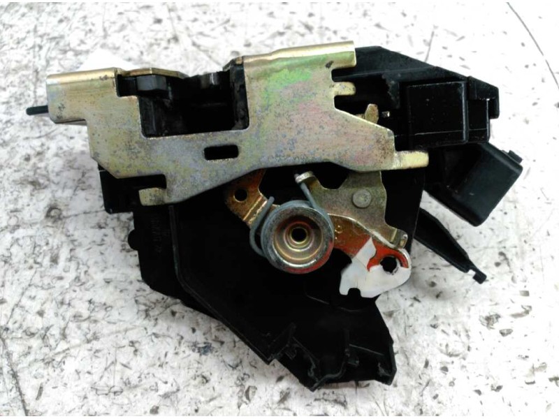 Recambio de cerradura puerta delantera derecha para ford focus berlina (cak) ghia referencia OEM IAM  BOSCH 